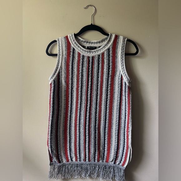 Massimo Dutti Textured Knit Sweater with Red and Black Accents - Picture 2 of 5